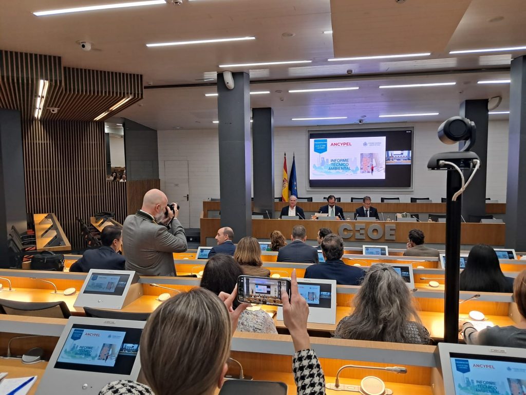 C贸mo reducir la huella de carbono de la formaci贸n online 2 Informe T茅cnico Ambiental sobre el an谩lisis medioambiental comparativo entre la formaci贸n presencial y la formaci贸n en remoto de ANCYPEL