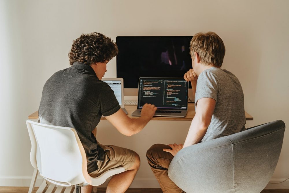 autor experto en virtualización con MVWARE