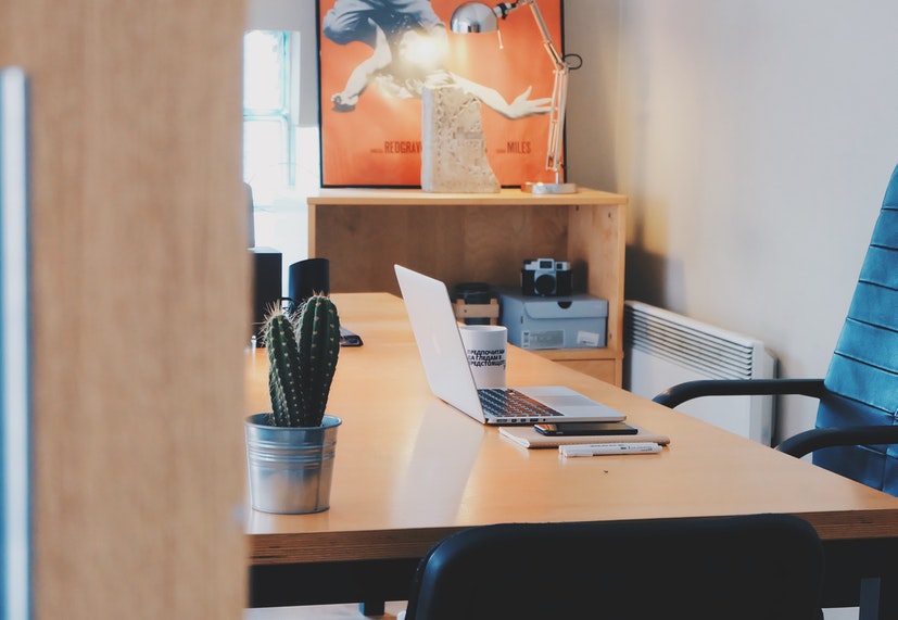 10 consejos para hacer una videoconferencia en formación para el empleo 1 Espacio de trabajo para la videoconferencia