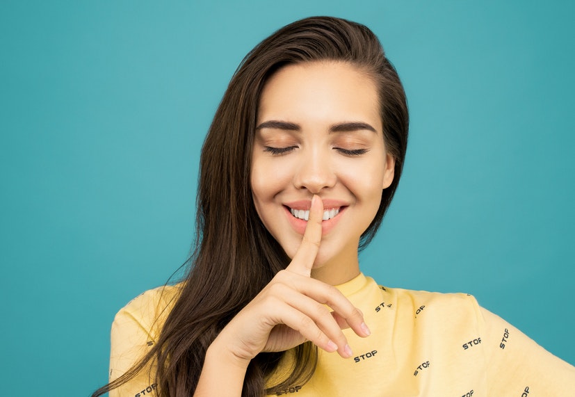 10 consejos para hacer una videoconferencia en formación para el empleo 2 Silenciar el micro es importante para la comodidad en el aula virtual